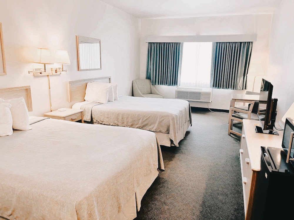 Double Queen Suite