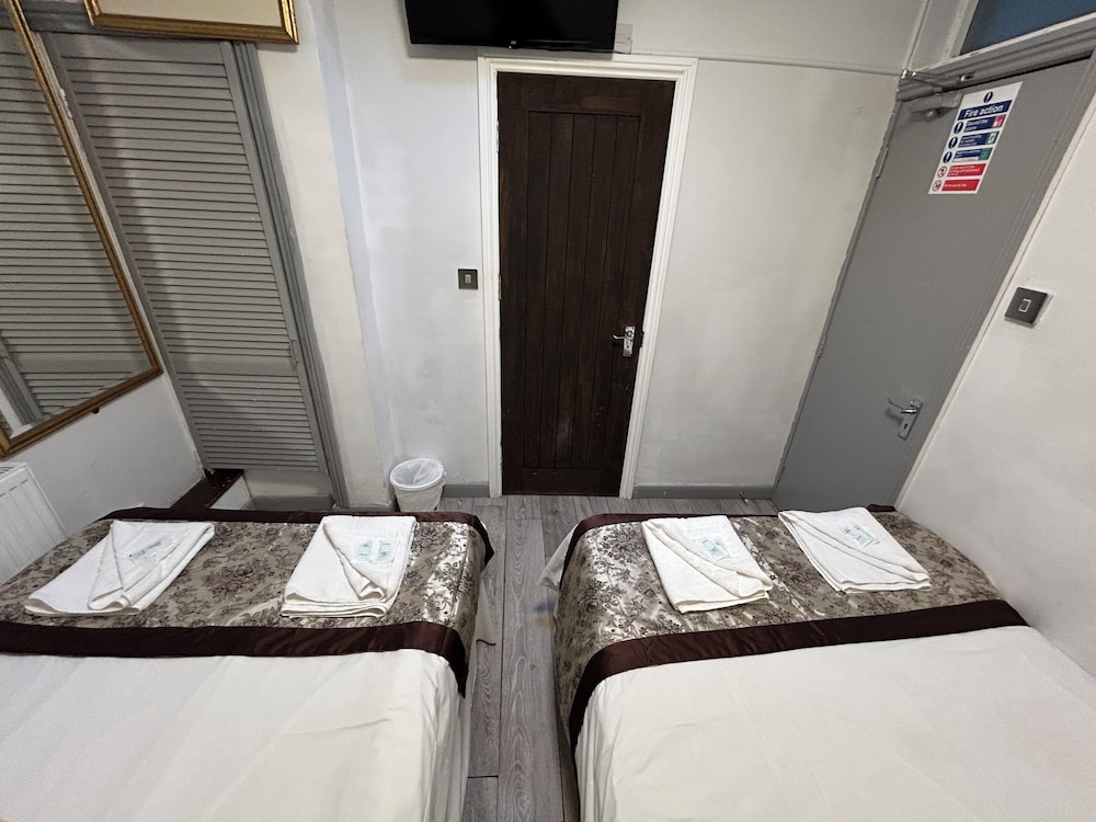 Economy Quadruple Room photo 1