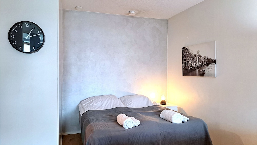 Studio, Sauna (City Center Area) photo 1