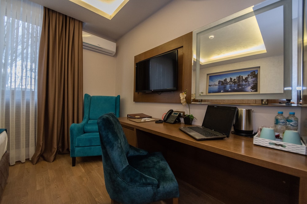 Superior Room, 1 King Bed - Photo 3