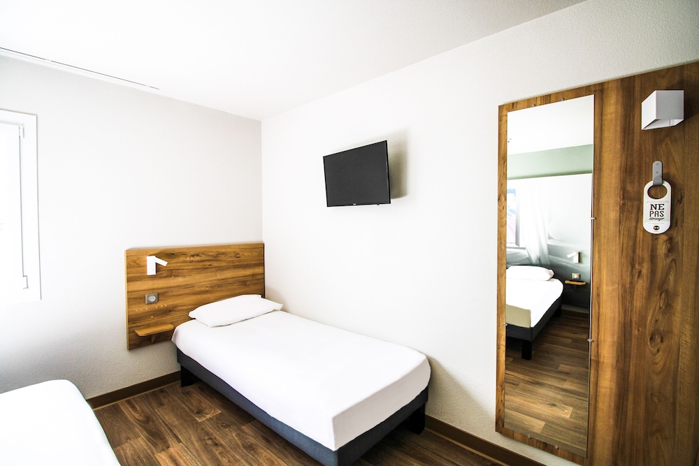 Quadruple Room - Photo 5