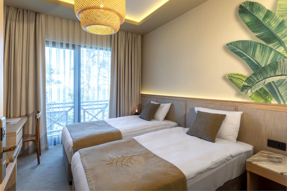 Deluxe Double Room, 1 Double Bed, Non Smoking photo 2