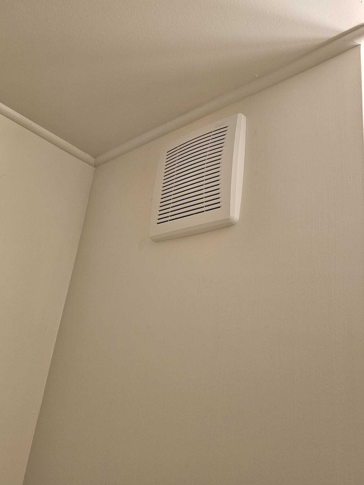 Standard Room, 1 King Bed photo 3