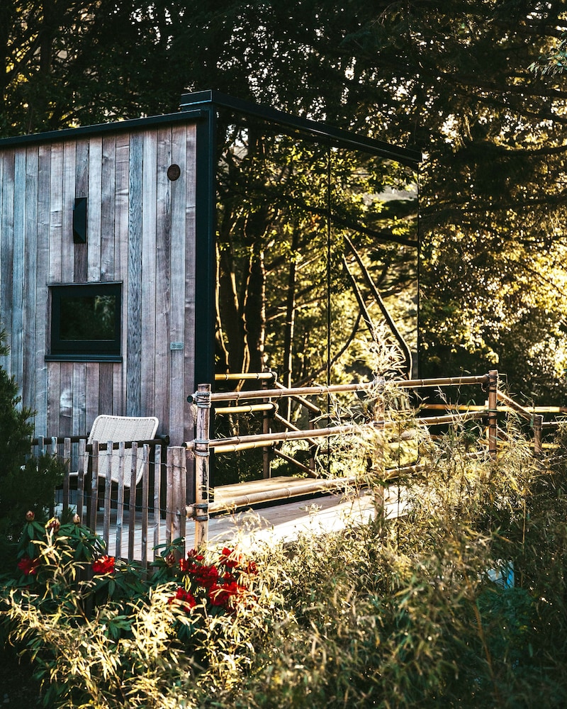 Signature Cabin