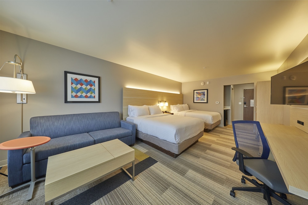 Suite, 1 King Bed, Accessible (Communications) photo 2