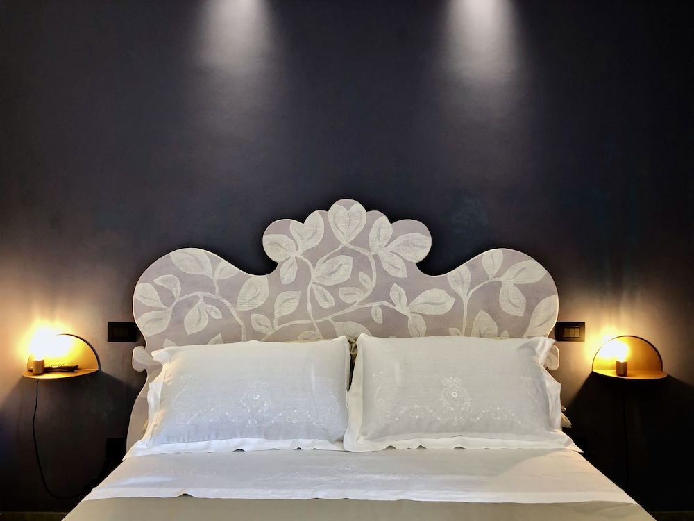 Superior Double Room, 1 Large Twin Bed, Garden View