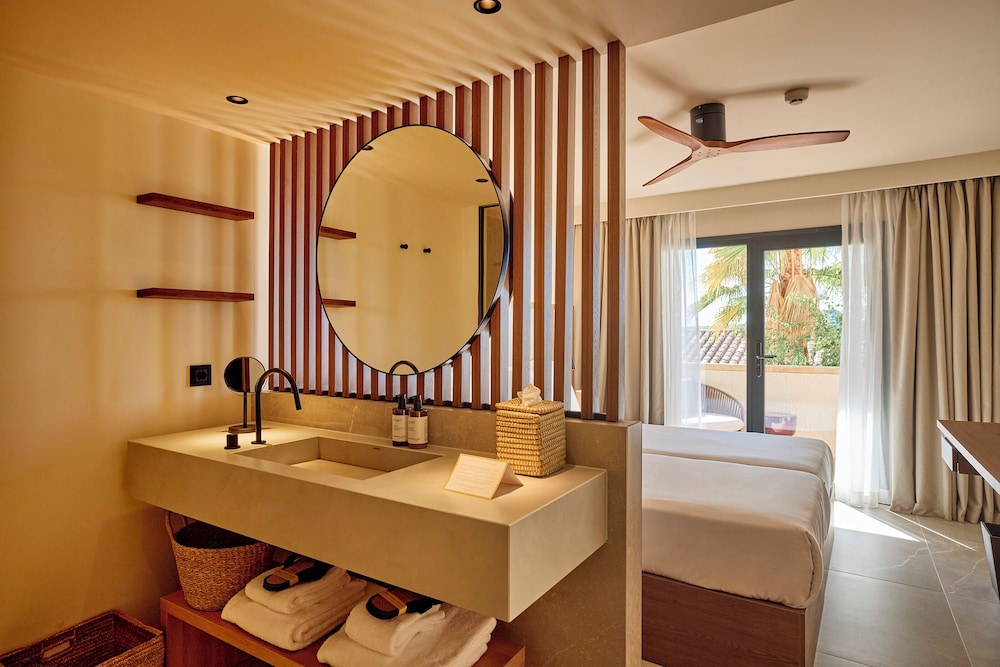 Standard Double Room (Flow) - Photo 7