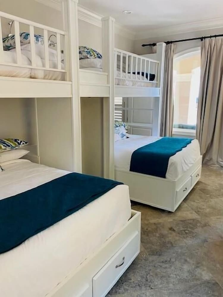 House, Multiple Beds (Sunset Memories)