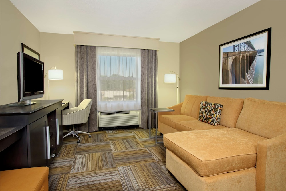 Suite, Two Queen Beds - Photo 3