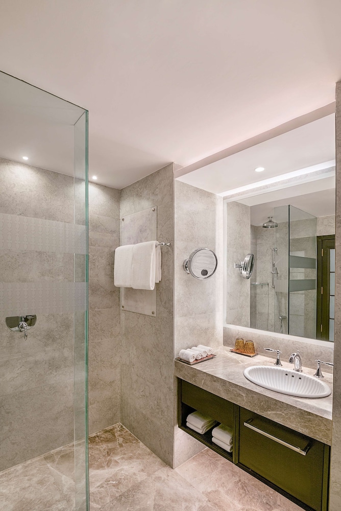 Privé Premium Room