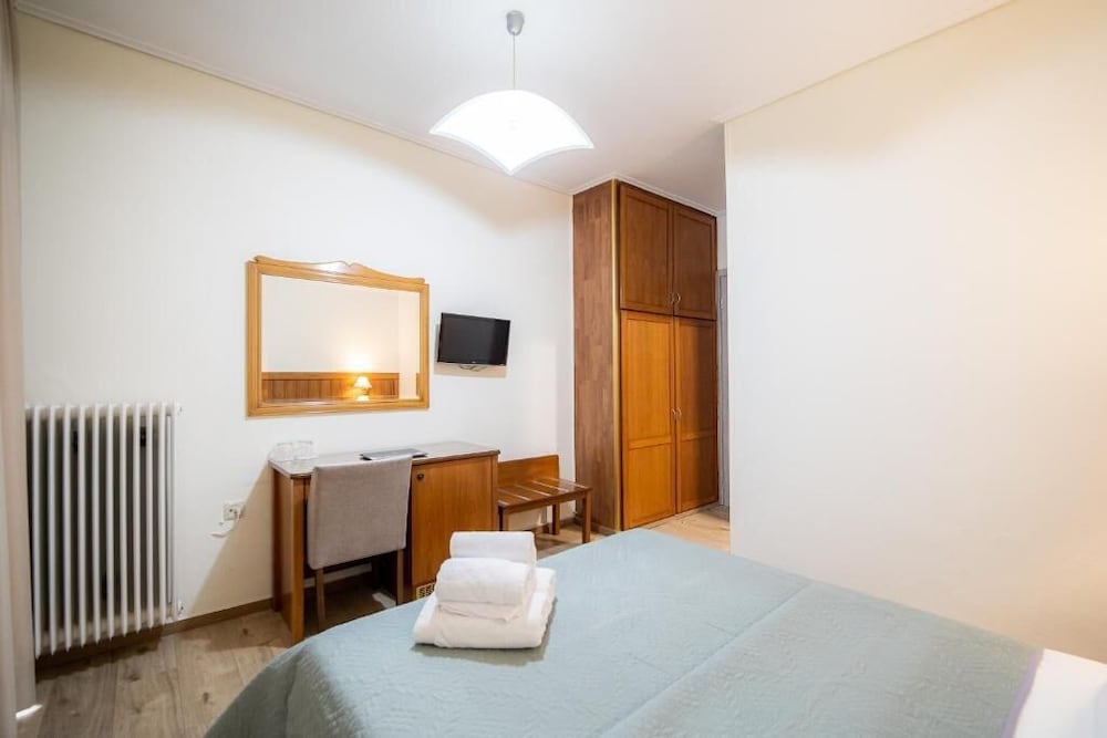 Basic Double Room photo 2