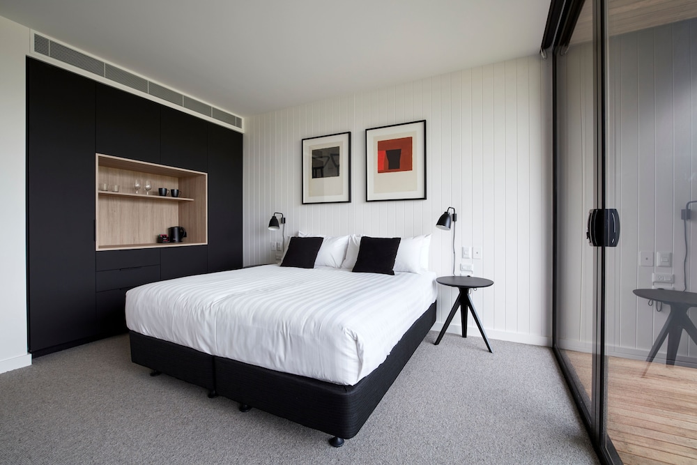 Accessible Suite photo 3