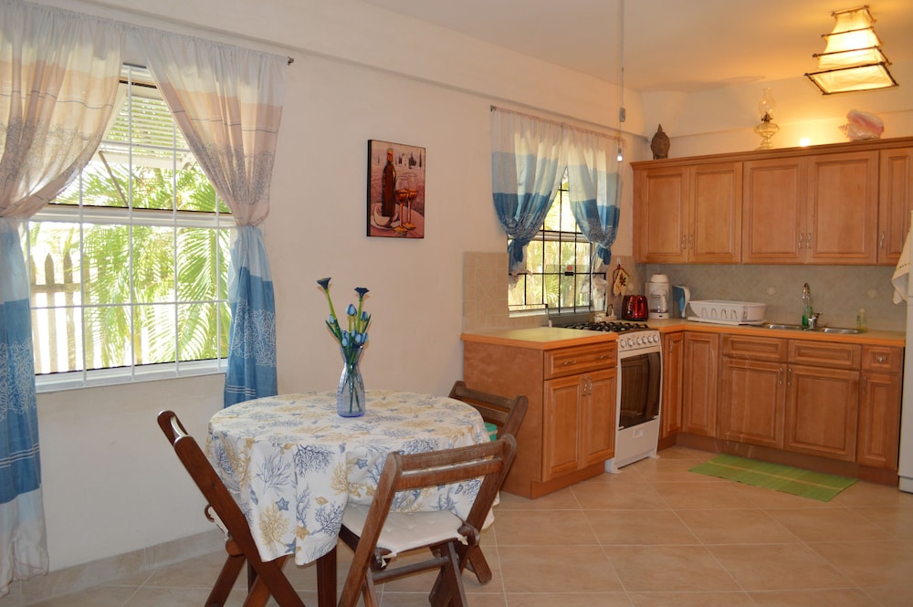 Apartment photo 2