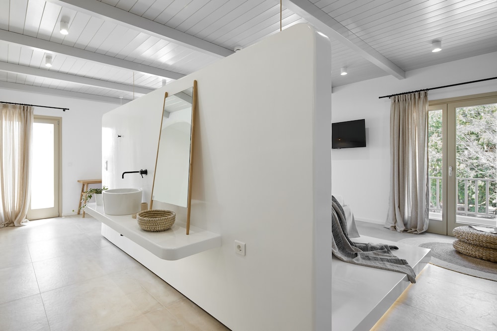 Exclusive Suite, Hot Tub (Indoor) - Photo 17