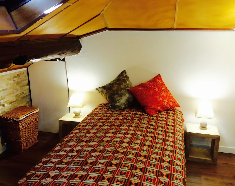 Family Suite, 2 Bedrooms, Private Bathroom, Lake View photo 3