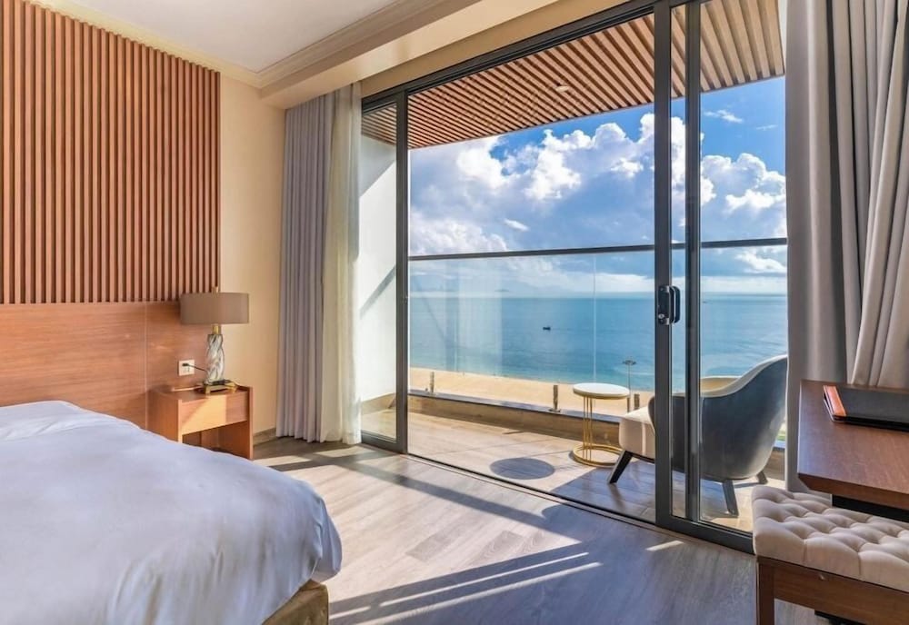 Senior Room, Ocean View