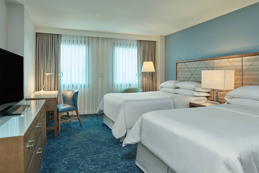 Traditional Quadruple Room with Two Double Beds and 4 Adults Occupancy (Non Smoking) - Photo 1