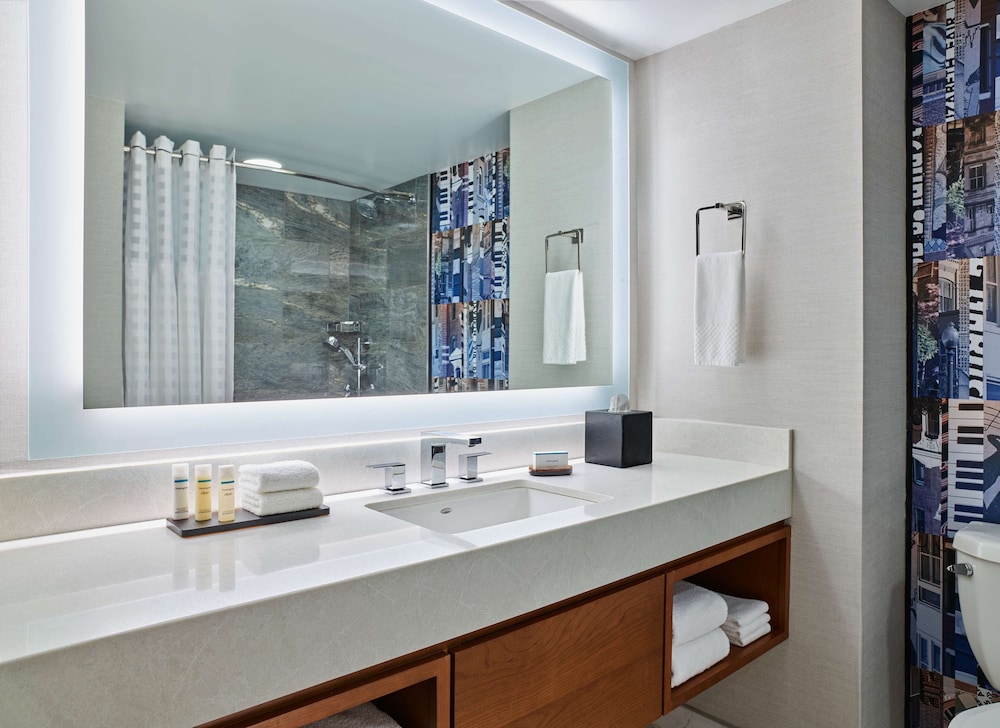Suite, 2 Double Beds, Accessible, Bathtub (Mobility & Hearing) - Photo 7