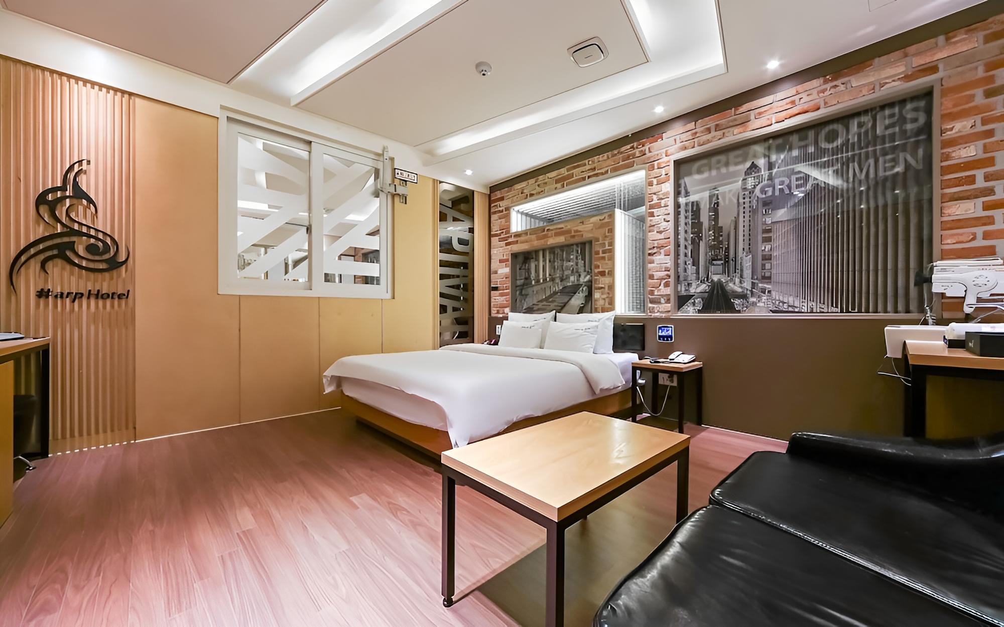 Room (Standard-Outdoor Parking Lot/Luxury B) - Photo 15