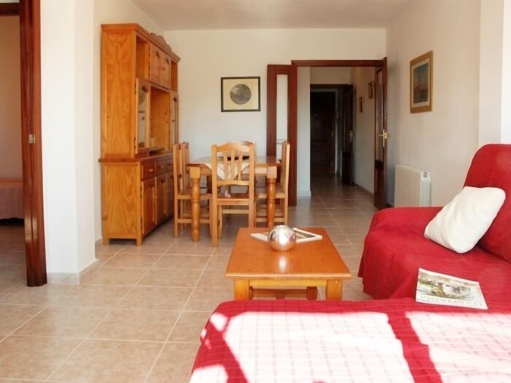 Apartment, 3 Bedrooms, 2 Bathrooms photo 2