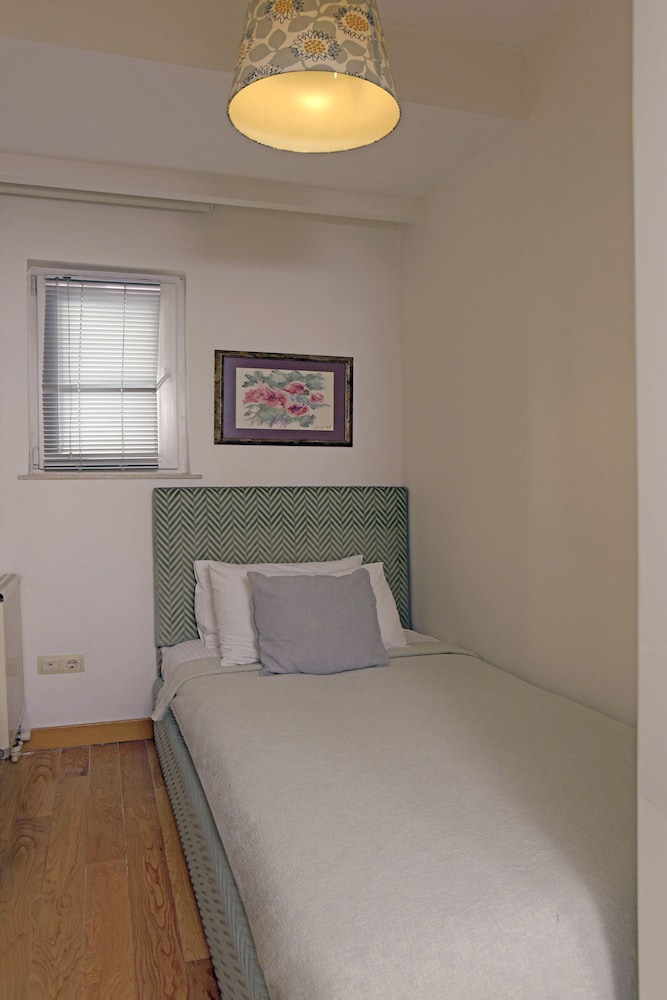 Apartment, 3 Bedrooms, Balcony, City View photo 3