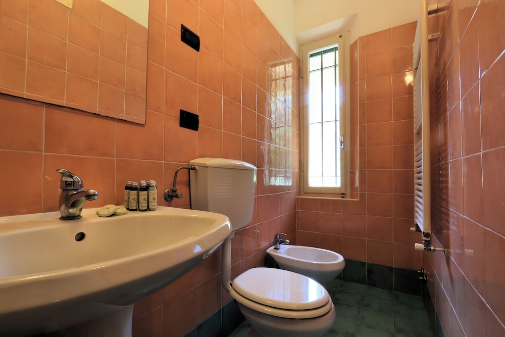Standard Triple Room, Non Smoking photo 3