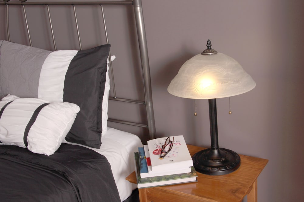 Quadruple Room, 2 Queen Beds, Non Smoking, Lake View photo 1