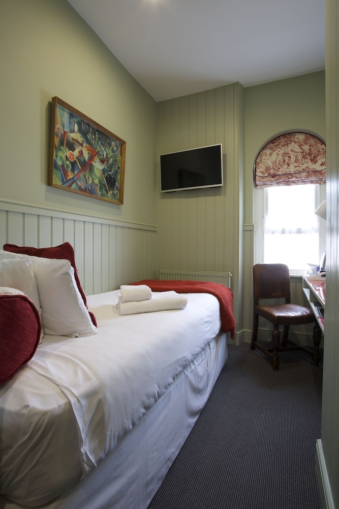 Tiny Single Room photo 3