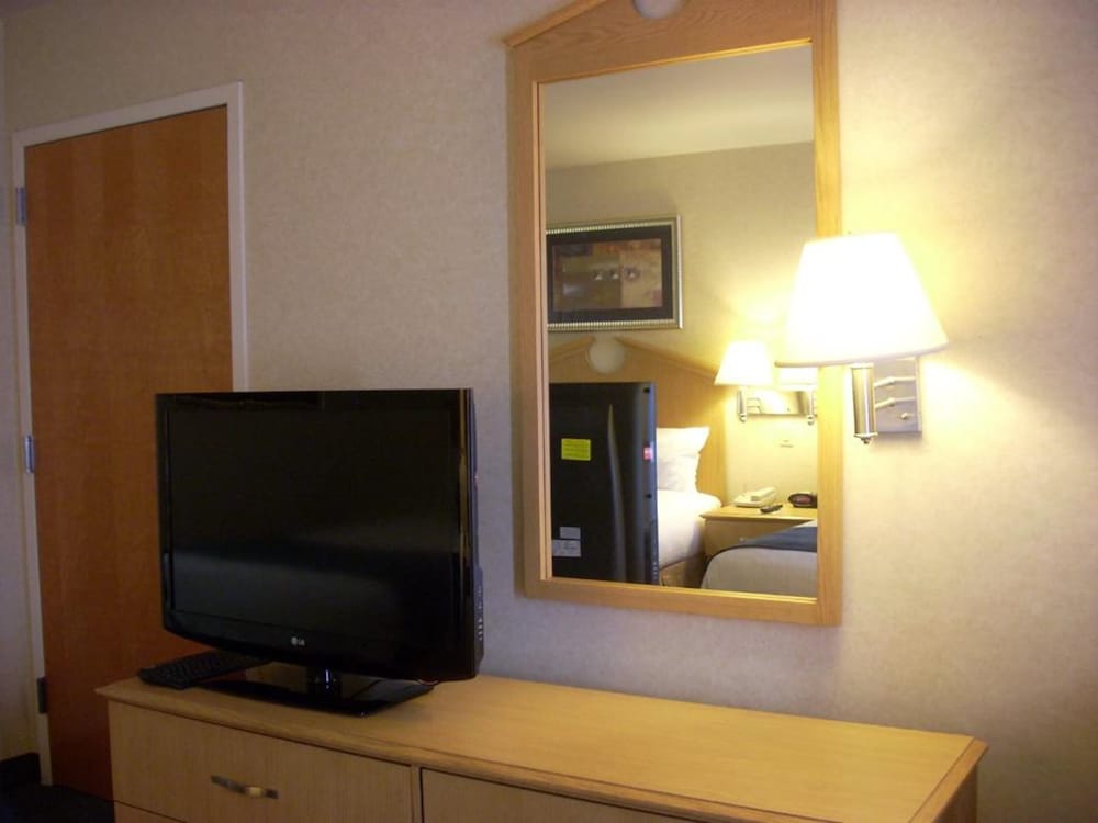 Classic Double Room, 2 Double Beds - Photo 7