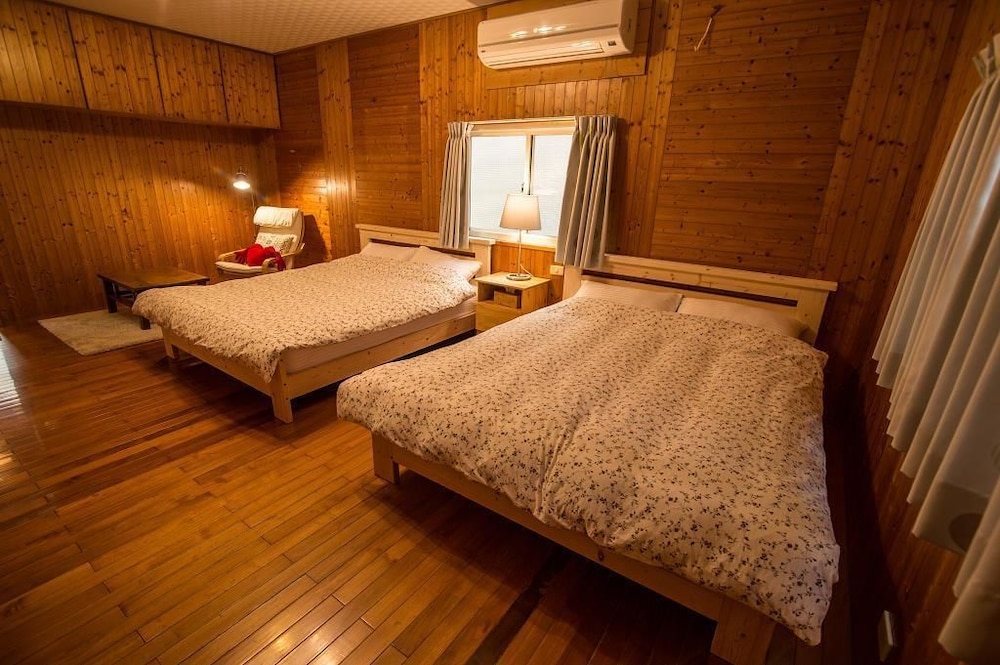 Family Quadruple Room photo 3
