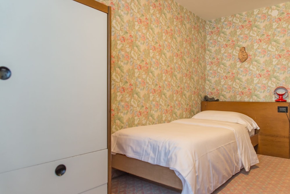 Economy Double or Twin Room - Photo 4