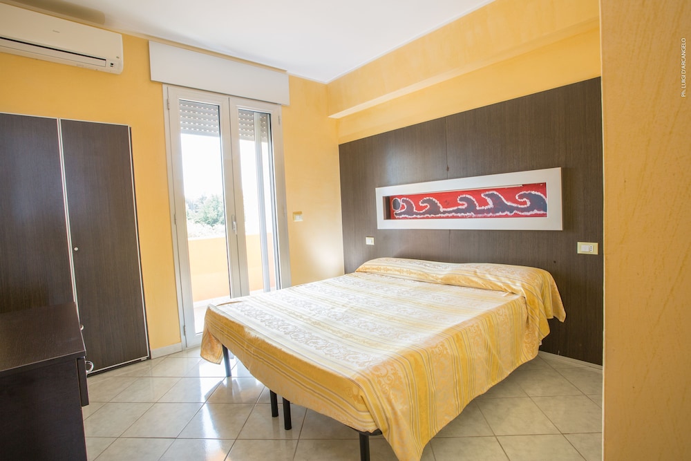 Classic Apartment, 1 Bedroom, Non Smoking, Partial Sea View photo 1