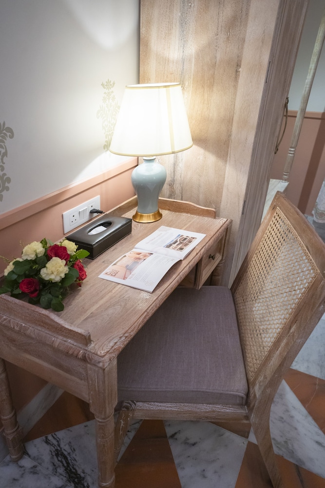Upper Luxury - Photo 32