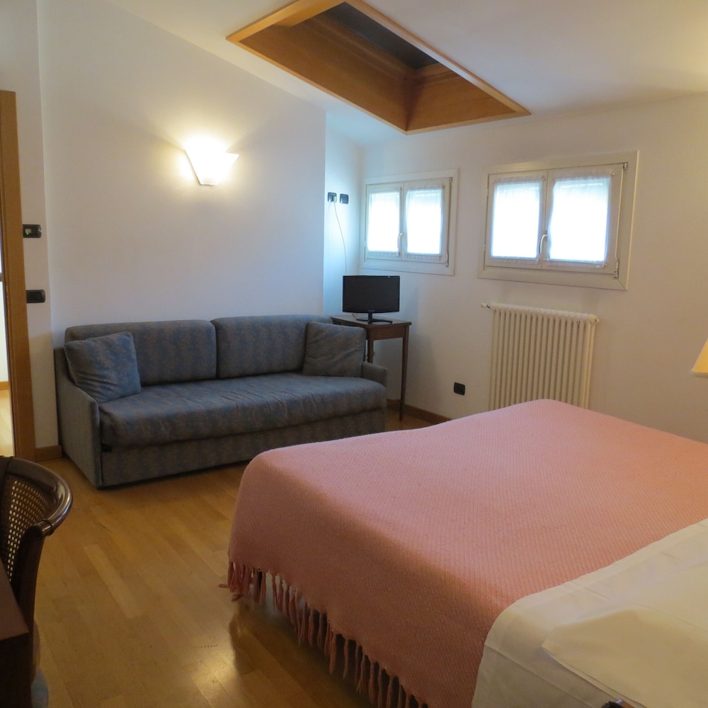 Family Suite, Balcony - Photo 3