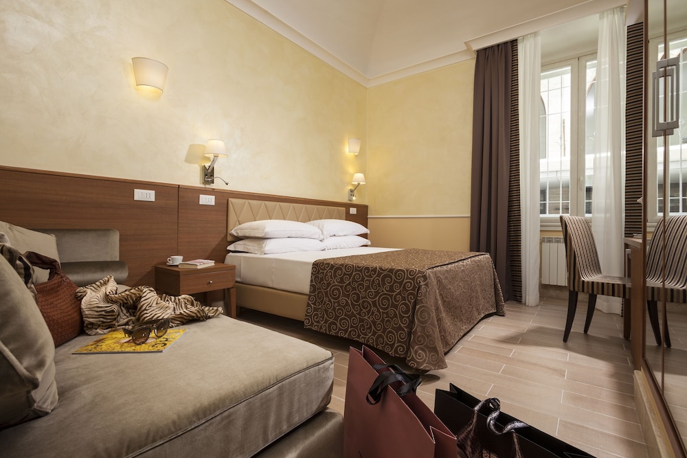 Triple Room, Annex Building (Via Carlo Cattaneo, 26) photo 3