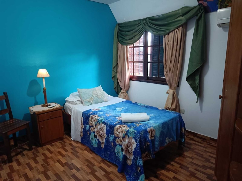 Junior Single Room, Shared Bathroom photo 1