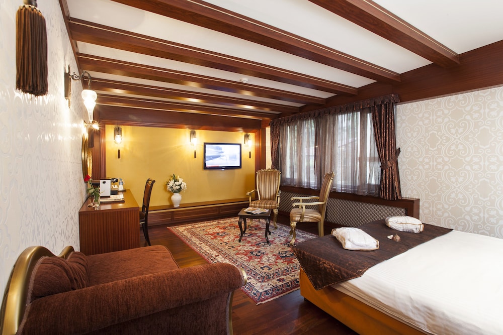 Premium Sultan Junior Suite photo 3