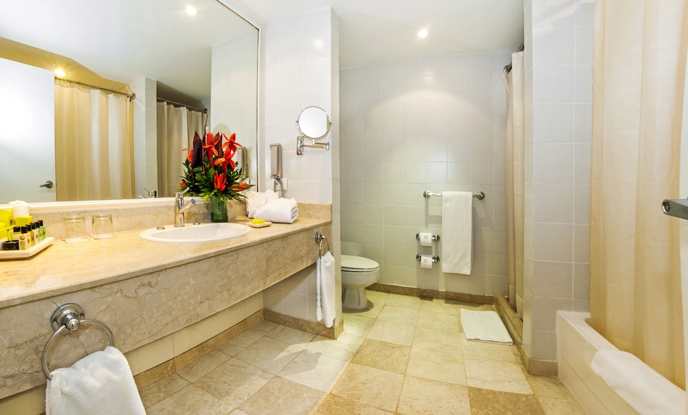 Junior Studio Suite, Multiple Beds, Ocean View - Photo 7