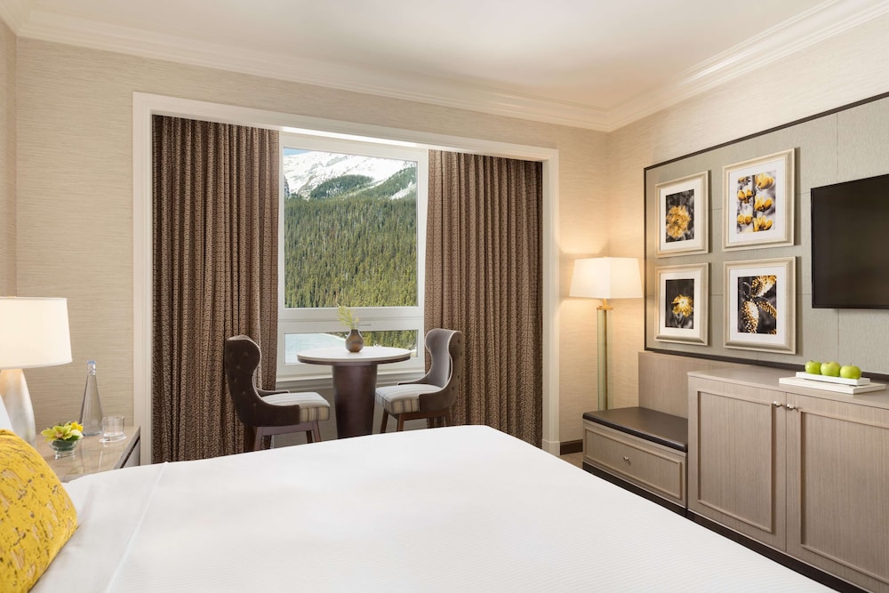 Fairmont Gold, Room, 1 King Bed - Photo 4