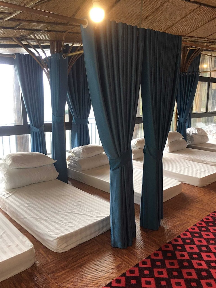 Panoramic Shared Dormitory, Valley View