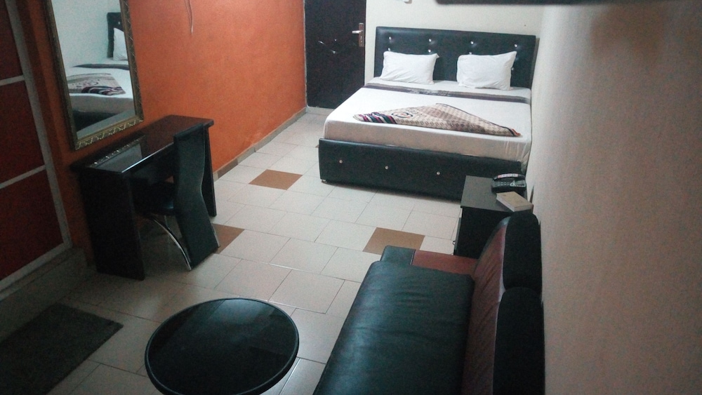 Basic Double Room photo 2