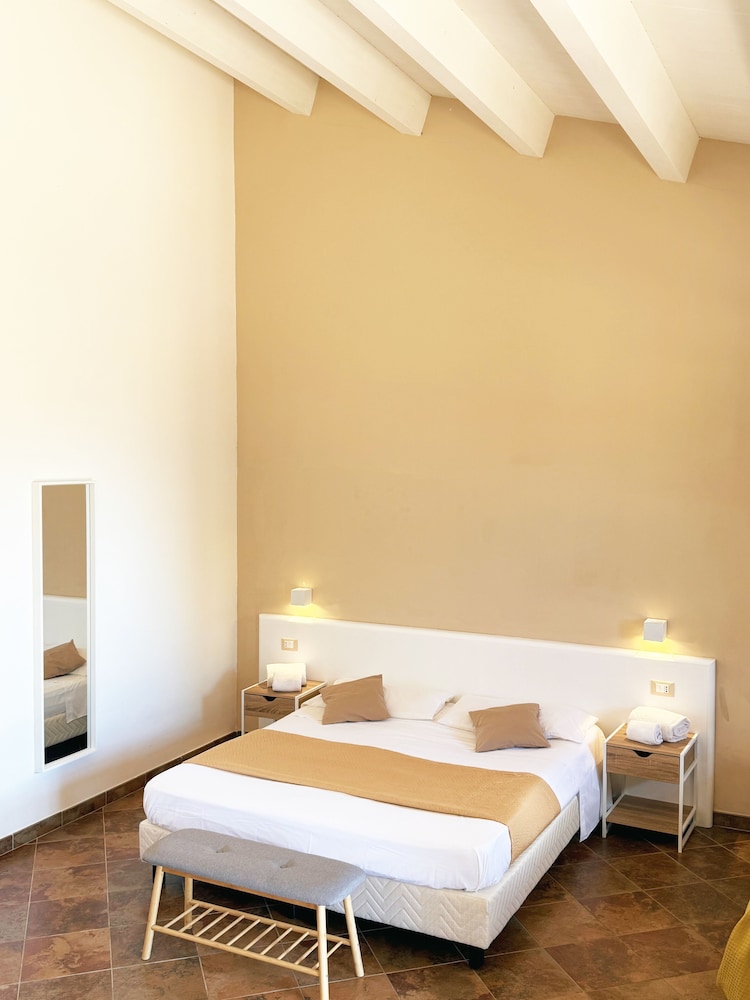Deluxe Room, Partial Sea View