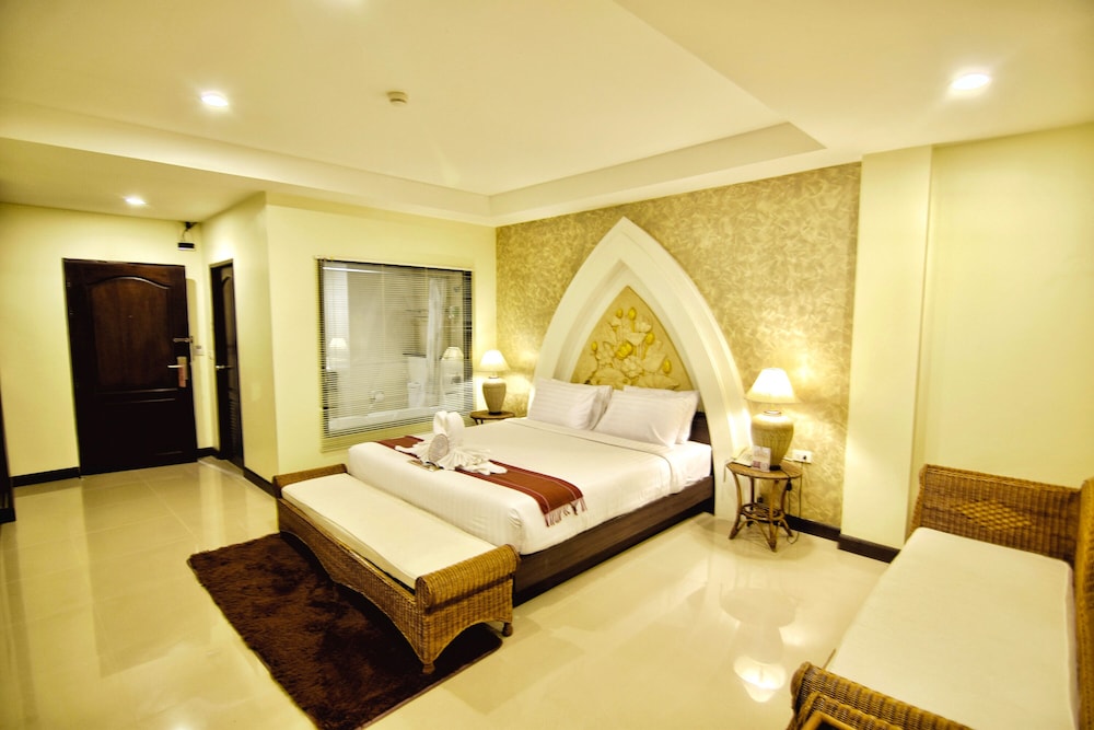 Deluxe Room - Photo 2