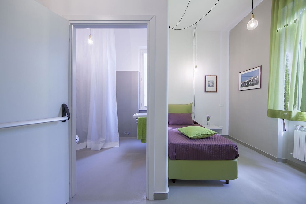 Single Room - Garden View