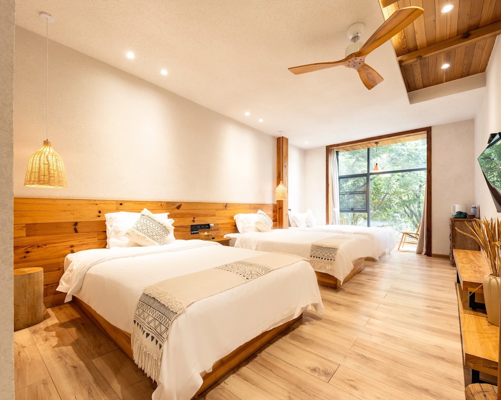 Signature Triple Room