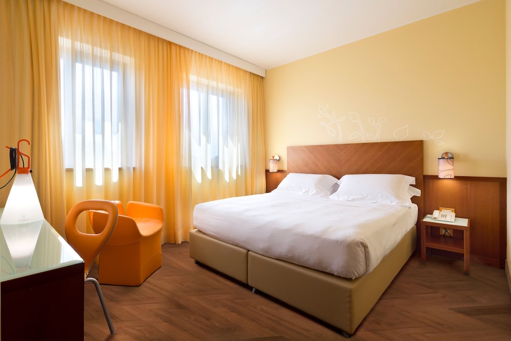 Superior Double Room, City View