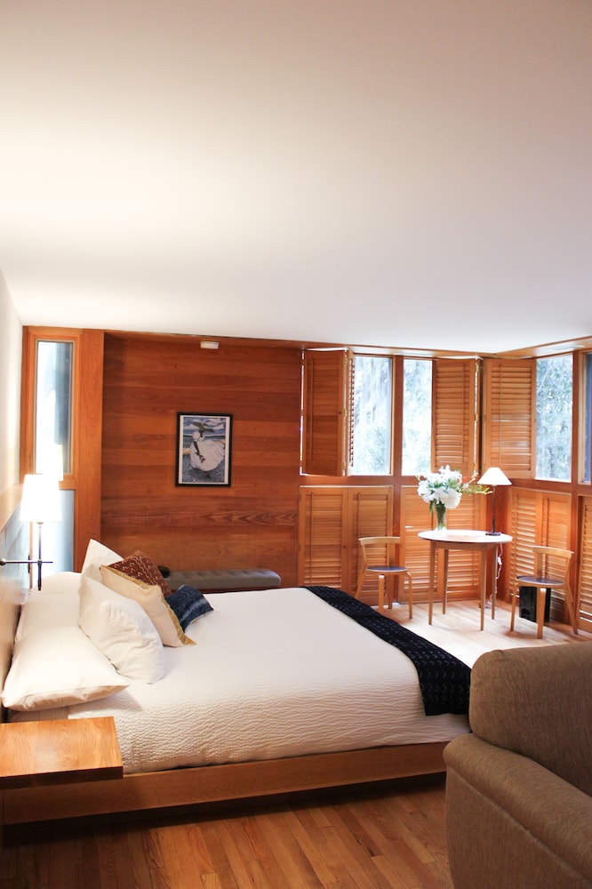 Grand Room, 1 Queen Bed - Photo 1