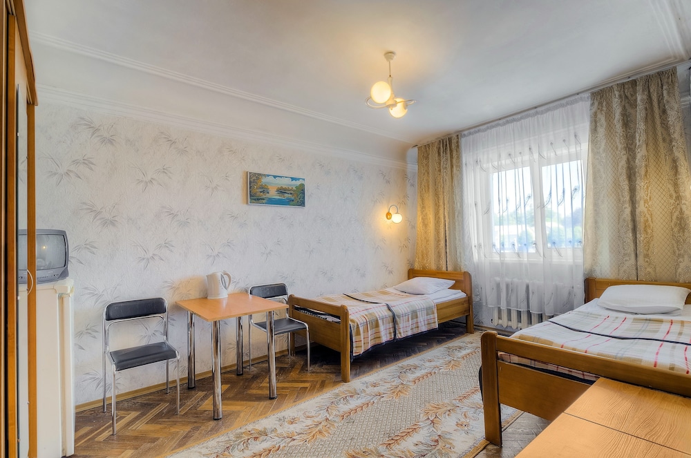 Economy Twin Room, Shared Bathroom (Block)