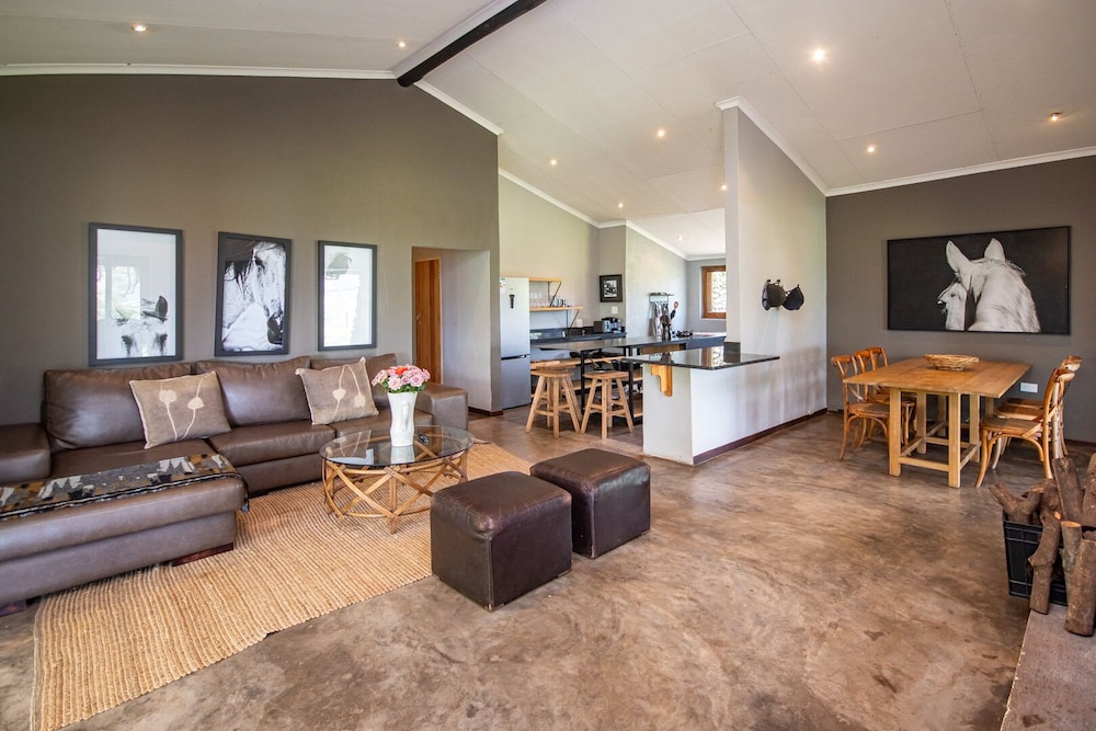 Family House, 3 Bedrooms, Hill View