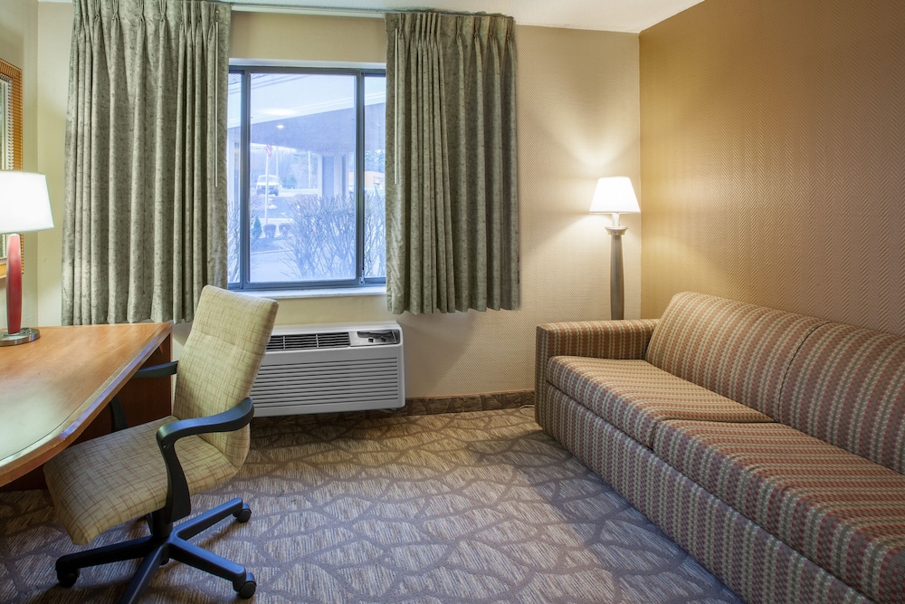Suite, 1 King Bed with Sofa bed, Non Smoking - Photo 2